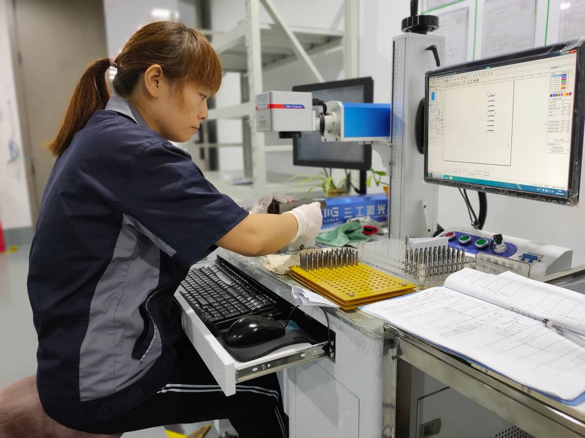 �������O��